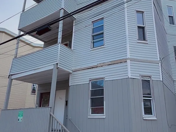 193 Smith St #3-1-2, Lowell, MA 01851