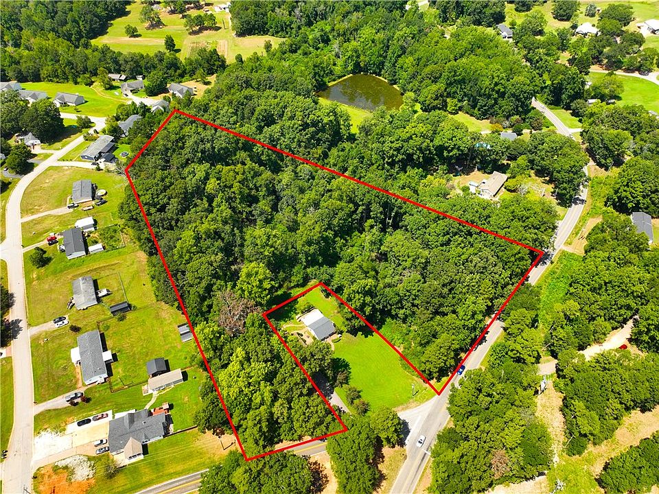1st image of 415 Hood Rd