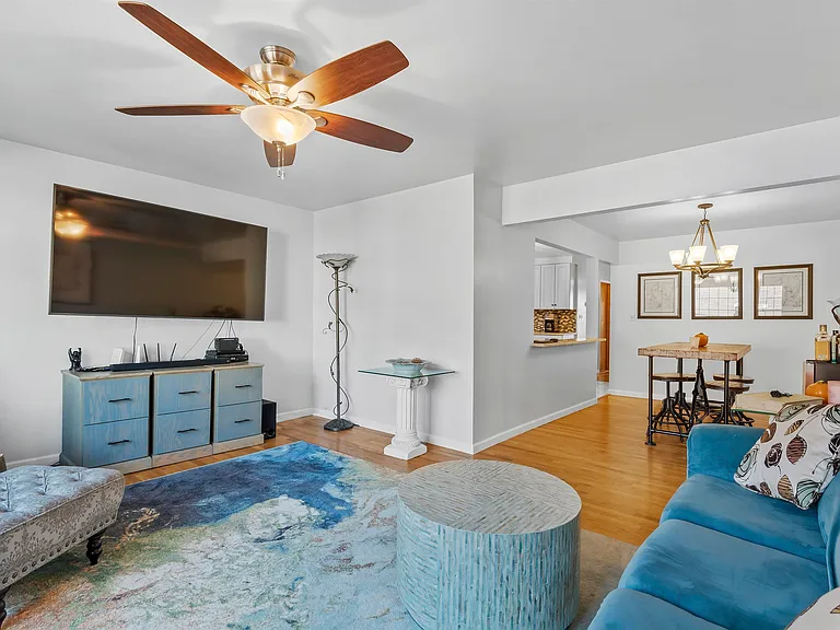 290 Randolph Ave #2 — Photo 11