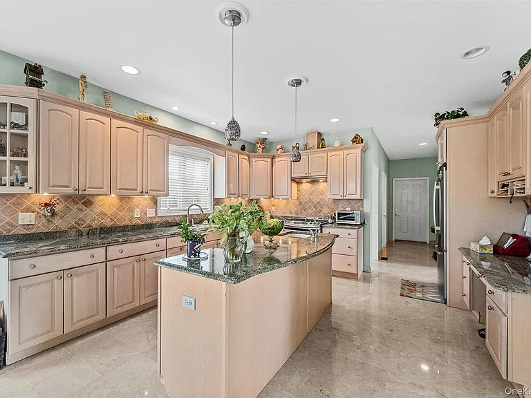 20 Goshen Rd — Photo 15