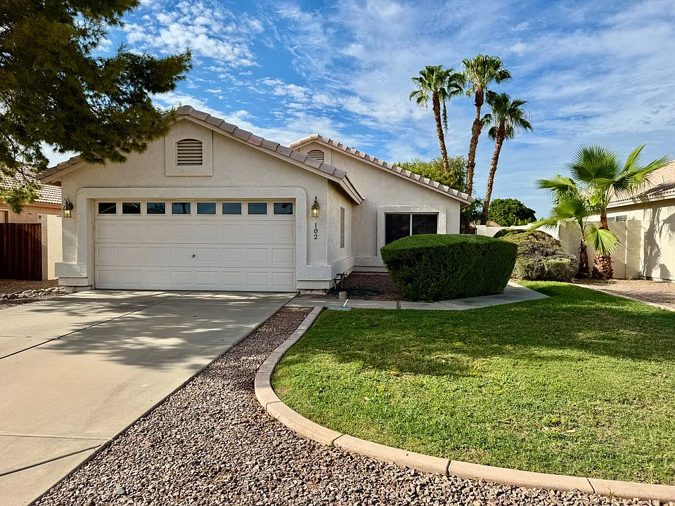102 W Gail Dr