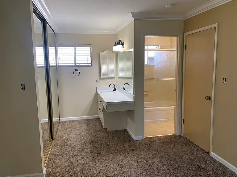 Pinehaven Garden Apartments — Photo 39