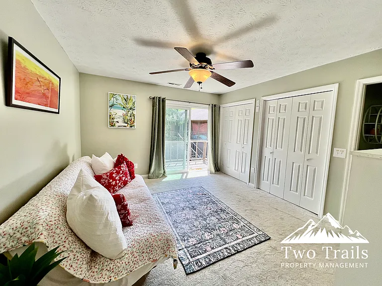 1761 Haywood Manor Rd — Photo 7