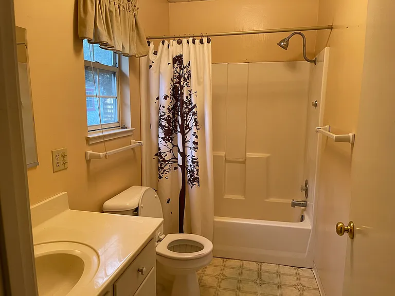 101 Sherman Dr — Photo 19