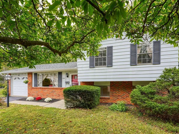 992 Kings Charter Ln, Reynoldsburg, OH 43068