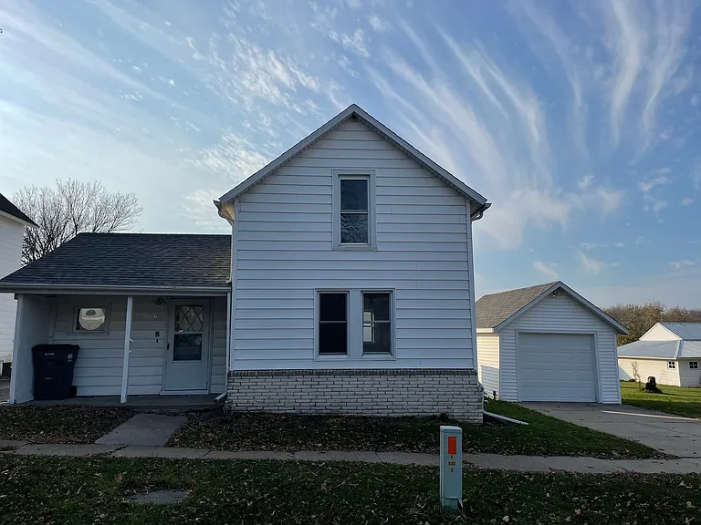 520 Jefferson St — Photo 6