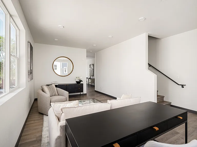 Grand Canyon Mews — Photo 20