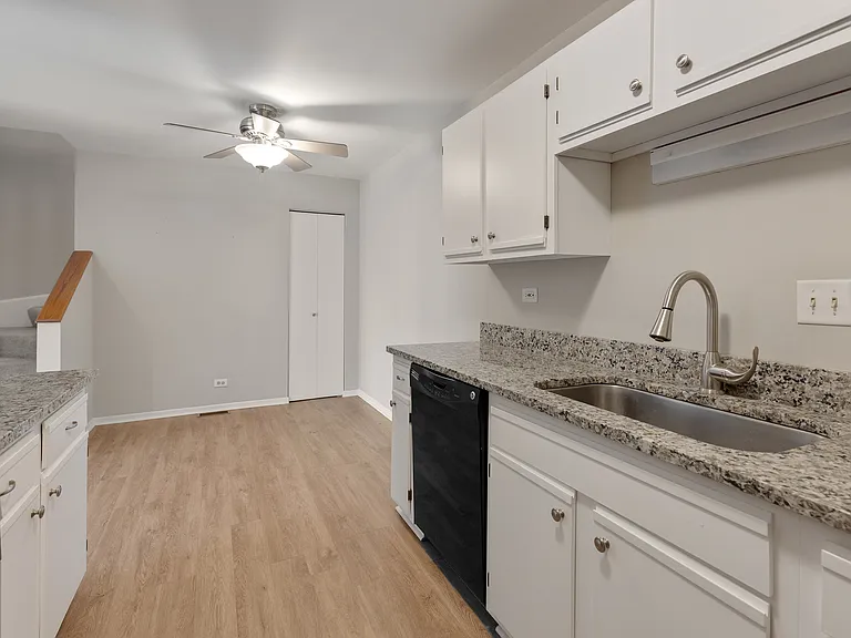 332 Park Ridge Ln #5-B — Photo 14