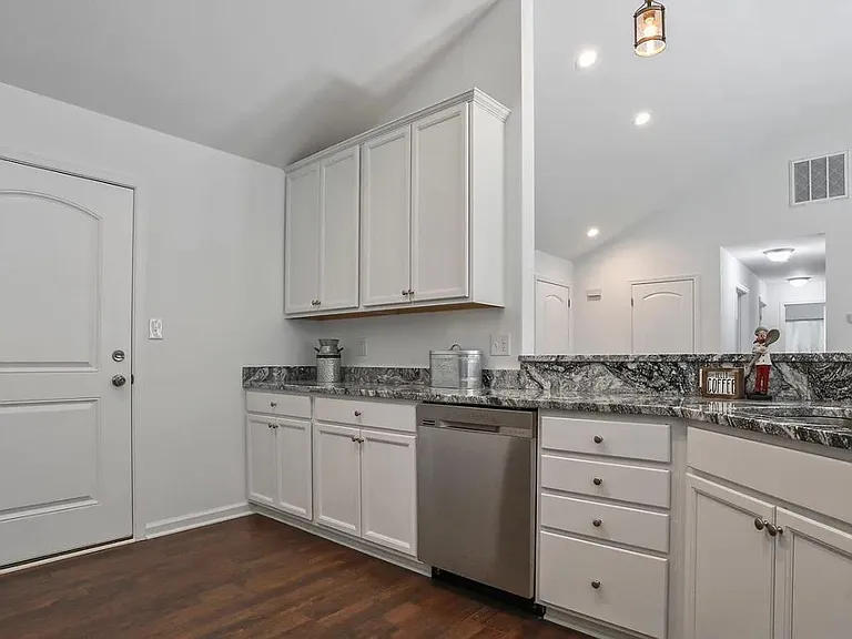 1200 Happy Ridge Dr — Photo 11