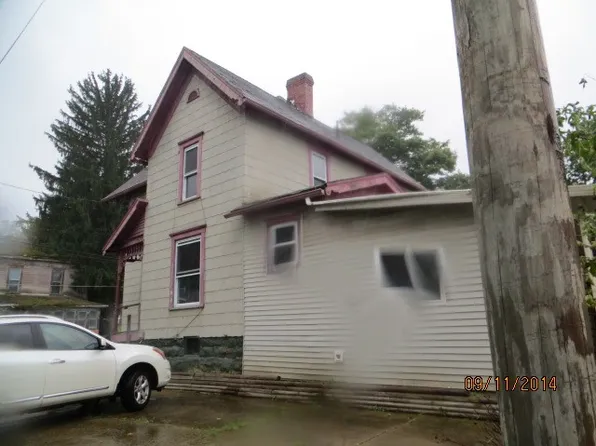 240 2nd St, Bergholz, OH 43908