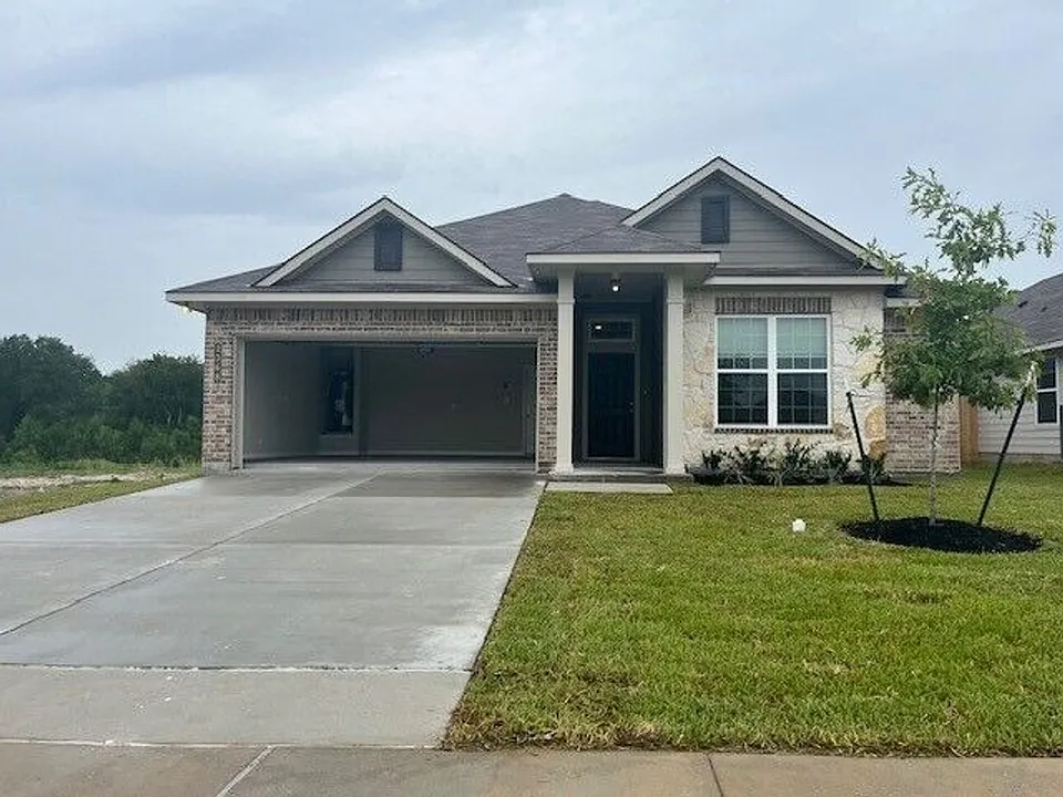 1362 Kingsgate Dr