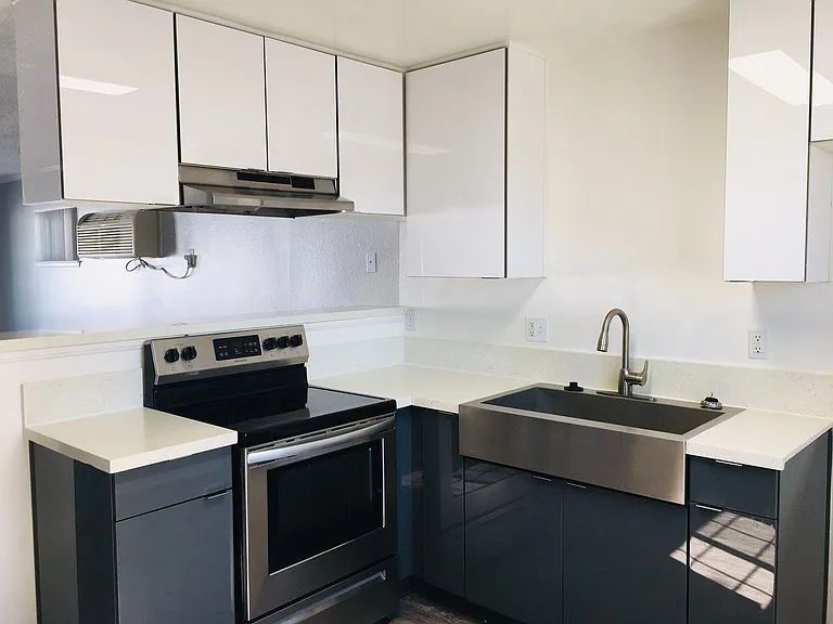 Villa Del Sol Apartments — Photo 80