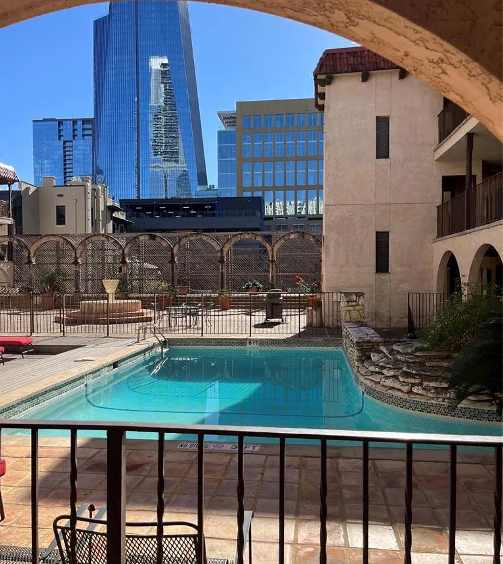 1 bed, 1.0 bath, 610 sqft, $2,250 — Photo 1