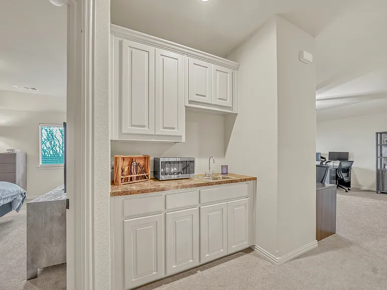 5048 Exposition Way — Photo 38