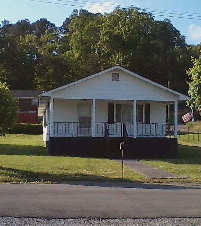 2nd image of 719 Honeysuckle Dr