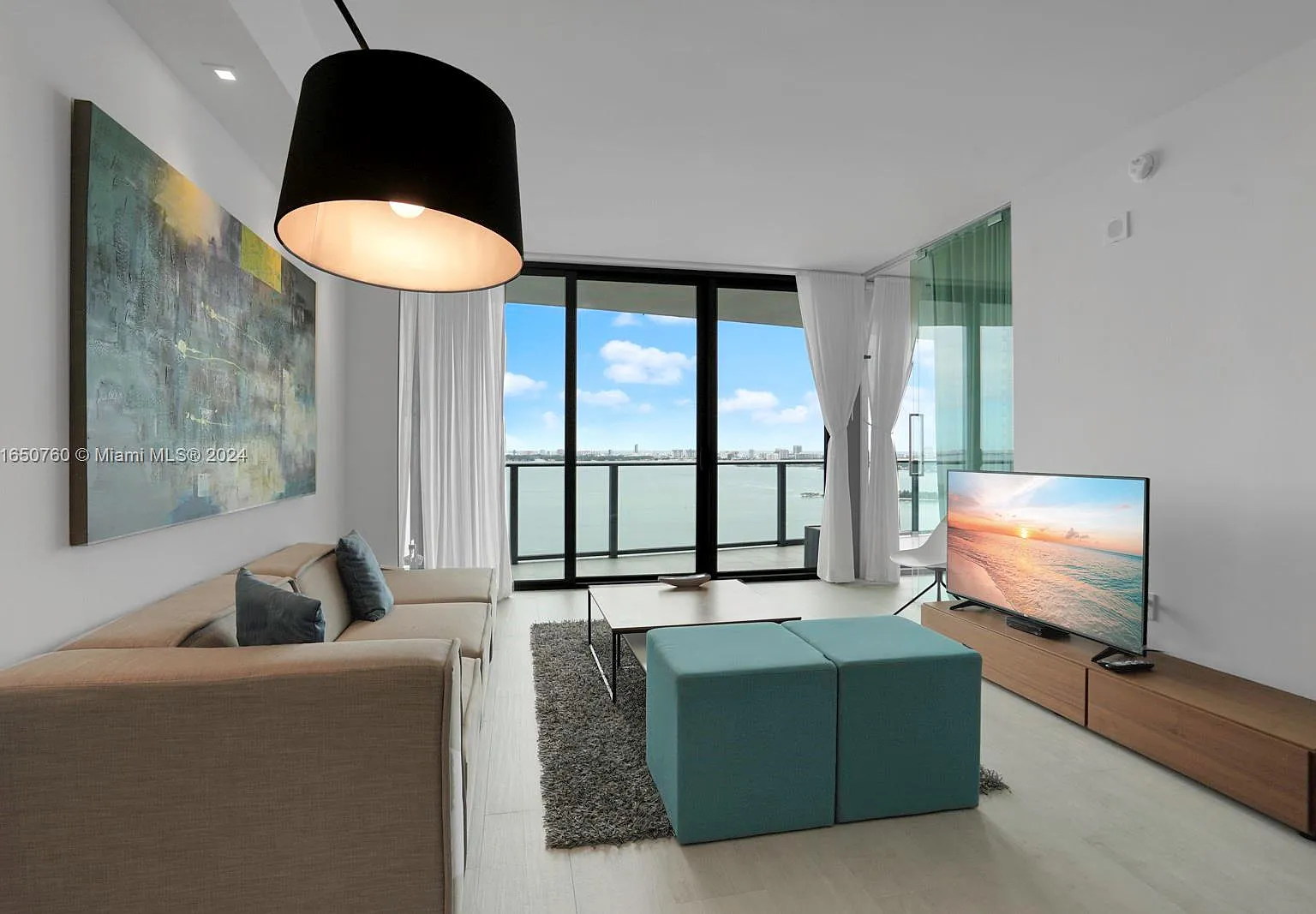 2 bed, 1073 sqft, $5,400 — Photo 3