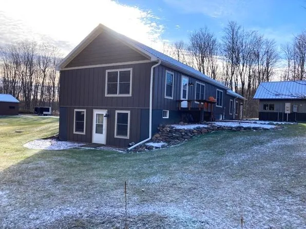 2918 State Highway 16, Iron River, MI 49935