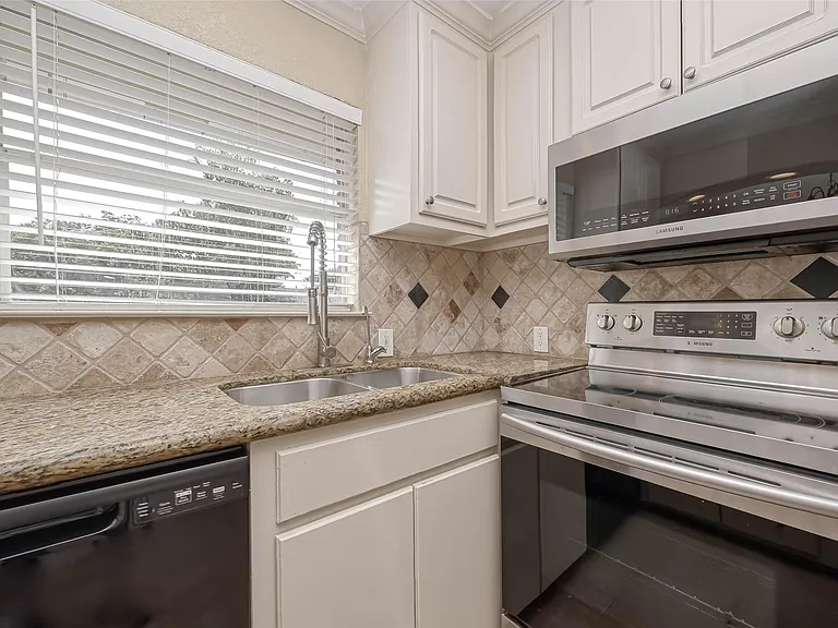 4126 Brookston St — Photo 14