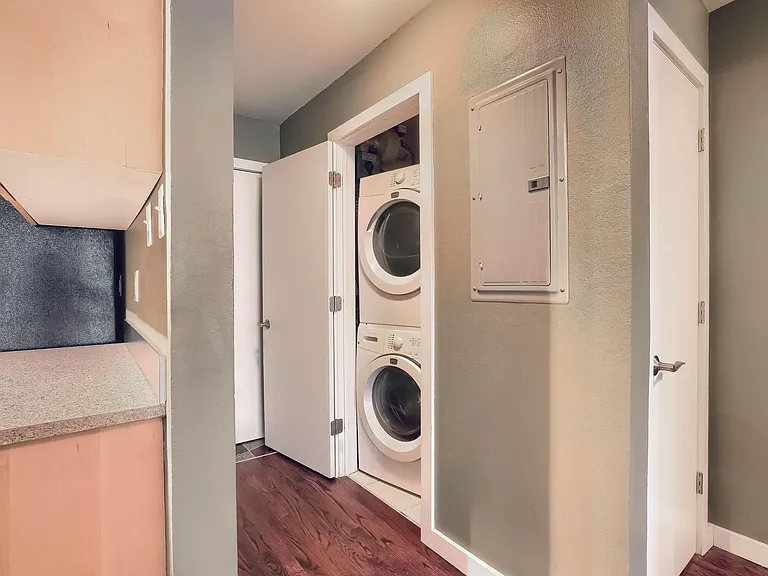 1245 Columbine St #204 — Photo 22