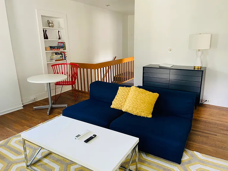 220 S Geneva St #4 — Photo 4