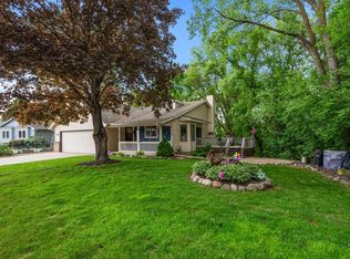778 Sunset Dr, Eagan, MN 55123