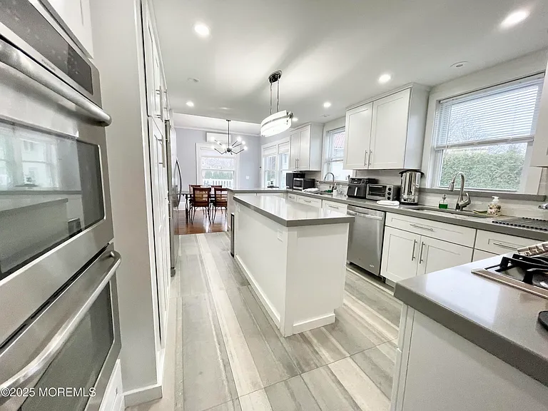125 Cedar Ave — Photo 16