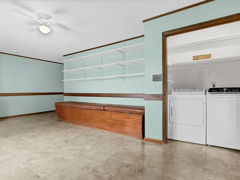 700 Clyde Dr — Photo 14