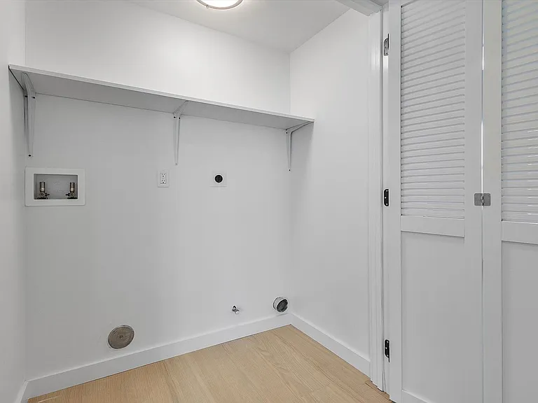 1533 Lafayette St #A — Photo 8