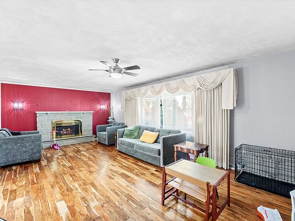 5th image of 942 Johnston Dr