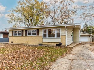 3902 Raven Ln, Rolling Meadows, IL 60008