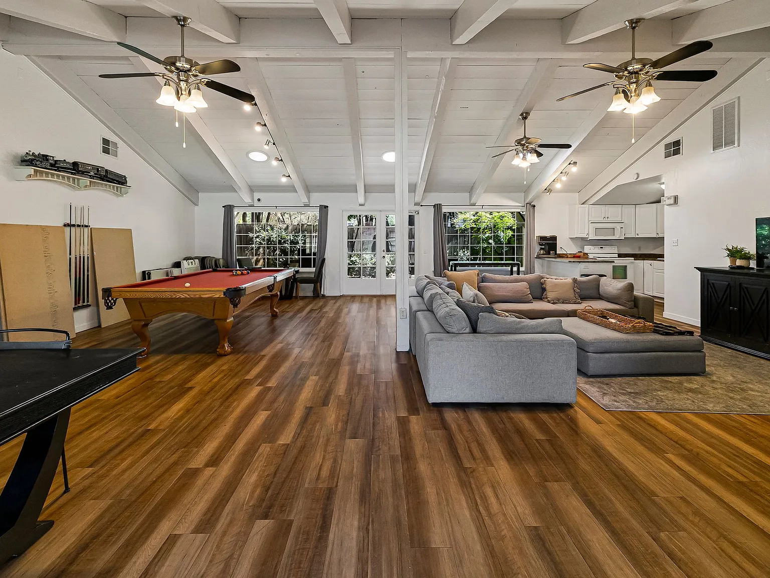 Train Station Apartments — Photo 3
