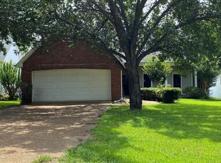 821 W Deerfield Dr, Canton, MS 39046