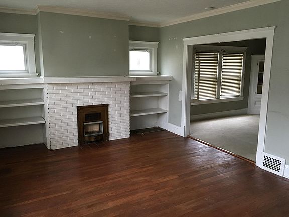 2nd image of 17613 Franklin Ave