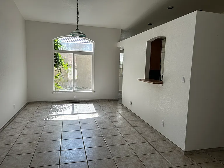 7301 Quail Springs Pl NE — Photo 5