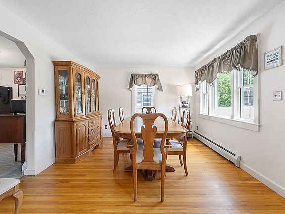 5th image of 11 Bancroft St