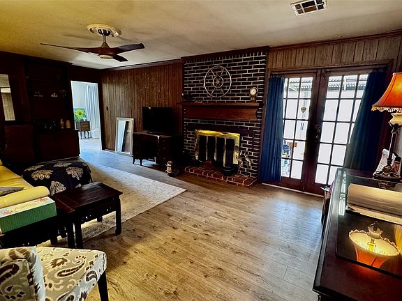 4th image of 3000 Old Farm Rd