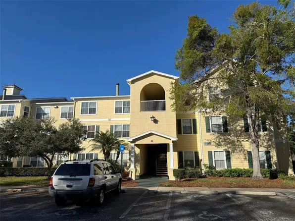 18575 Bridle Club Dr, Tampa, FL 33647
