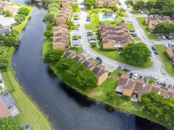 8101 NW 71st Ct, Fort Lauderdale, FL 33321