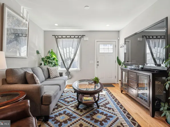 705 Moyer St, Philadelphia, PA 19125