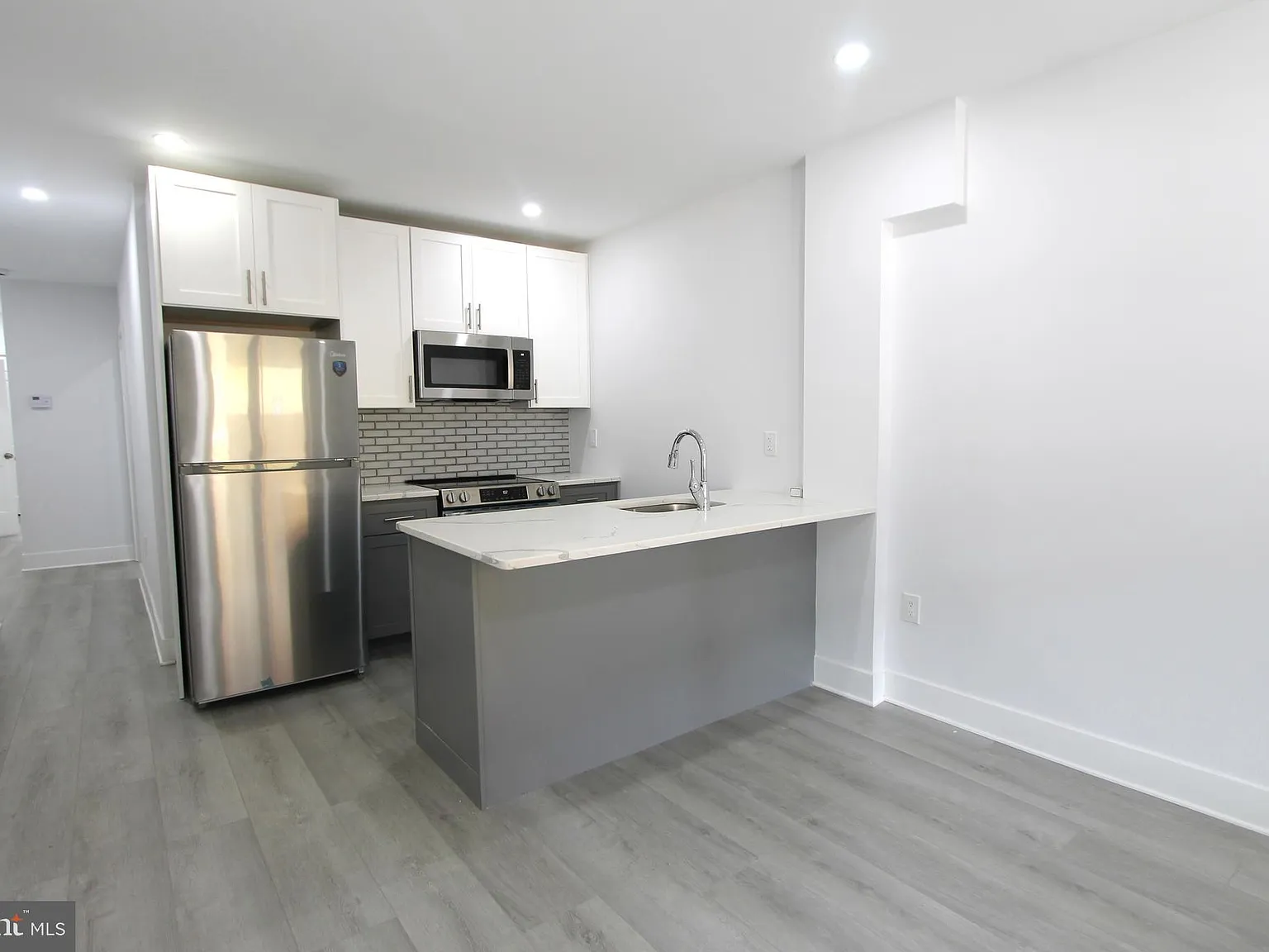 2 bed, 900 sqft, $1,595 — Photo 4