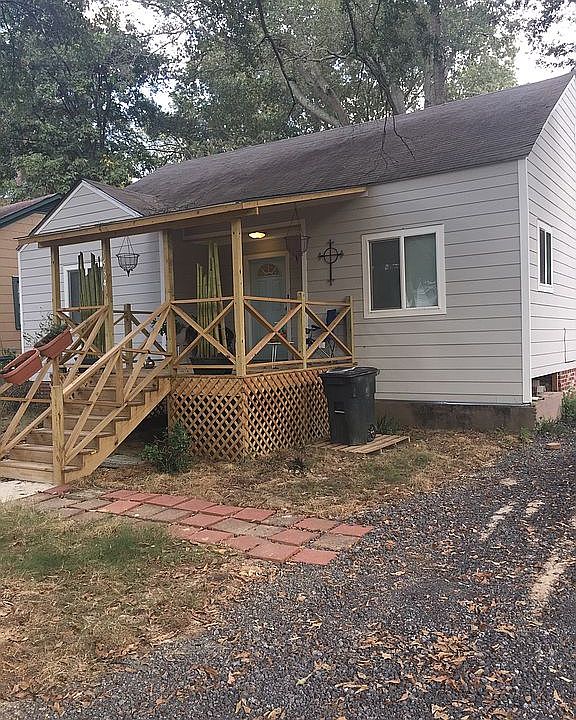 2nd image of 3534 Downing St
