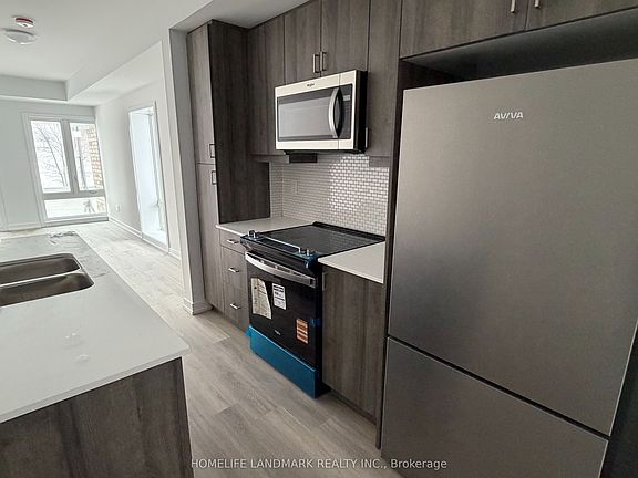 2nd image of 5 Bancroft Ln #301