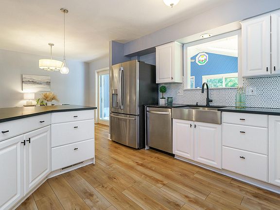 3rd image of 106 N Ormsbee Ave