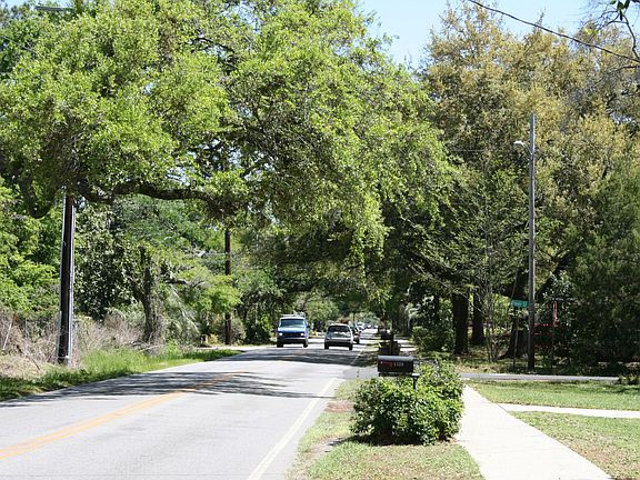 Beautiful Fort Johnson Road