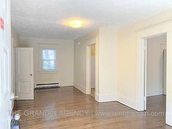 3rd image of 1624 Chapman Ave SW APT A5