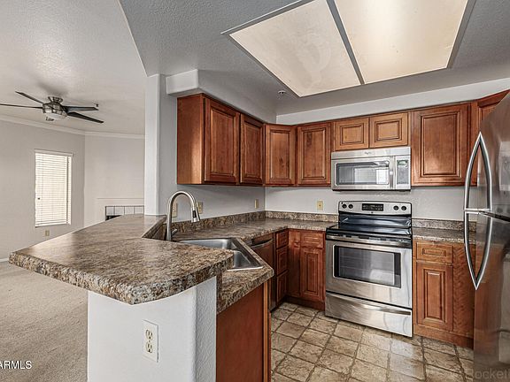 2nd image of 750 E NORTHERN Avenue #1068