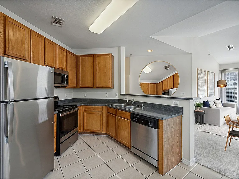 Open-Concept Living at Cottonwood Ridgeview Apartments