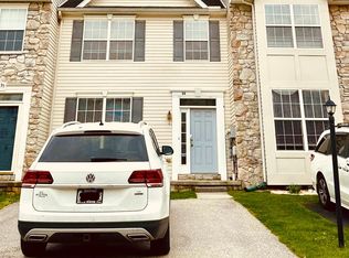33 Sara Ln, Hanover, PA 17331