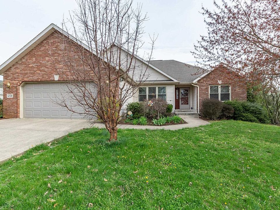 1st image of 1208 W Estate Dr