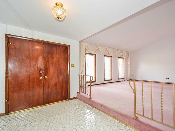 2nd image of 17118 Clyde Ave